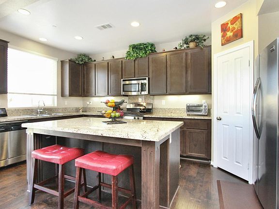 2nd image of 861 Coronado Cir