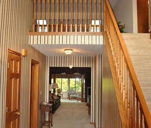 4th image of 4648 Clayburn Dr E