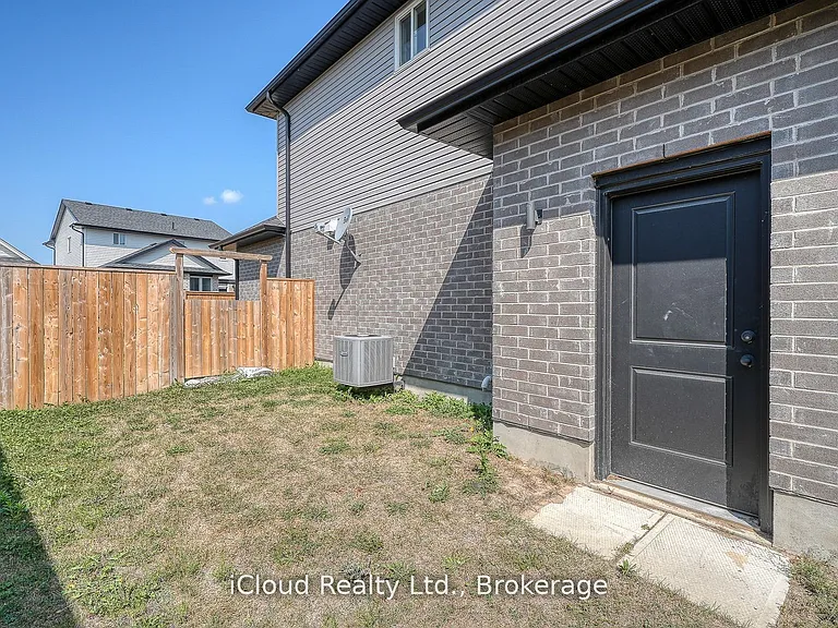 15 Curren Cres — Photo 35