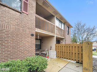 19343 Surrey Ln, Northville, MI 48167