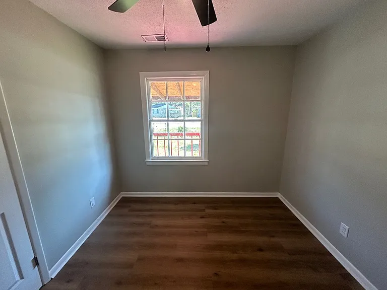4539 Bluff Rd — Photo 12