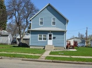 709 3rd Ave NE, Aberdeen, SD 57401