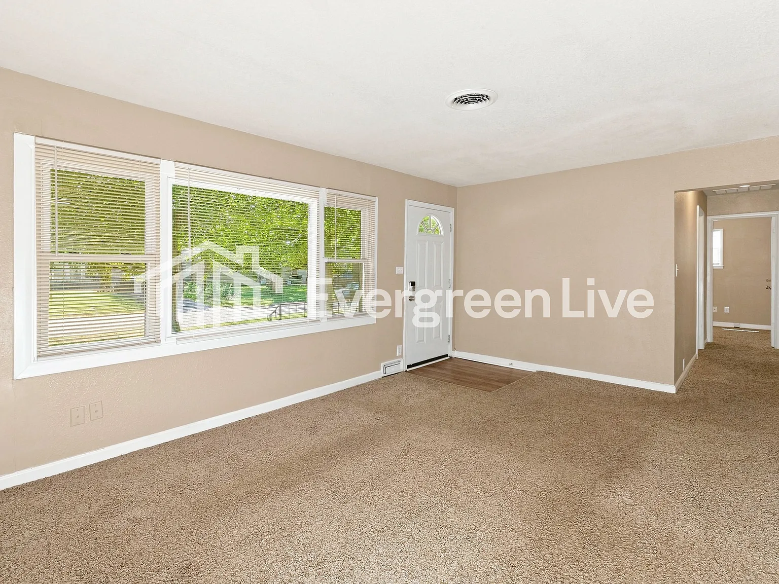 3 bed, 1.0 bath, 936 sqft, $1,295 — Photo 4