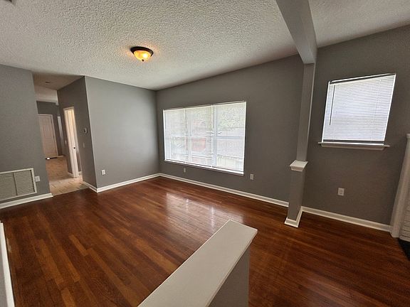 3rd image of 1070 Day Ave