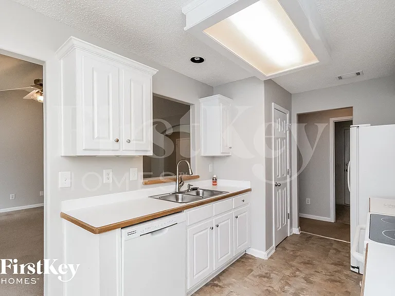 204 Stream Side Ct — Photo 8