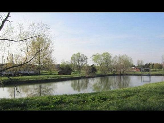 4th image of 3031 Bradley Dr