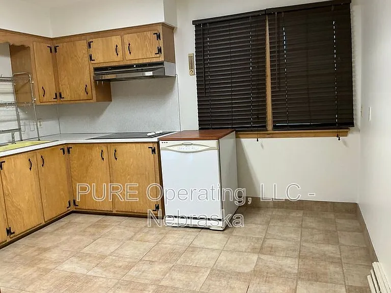 7602 Parker St — Photo 15
