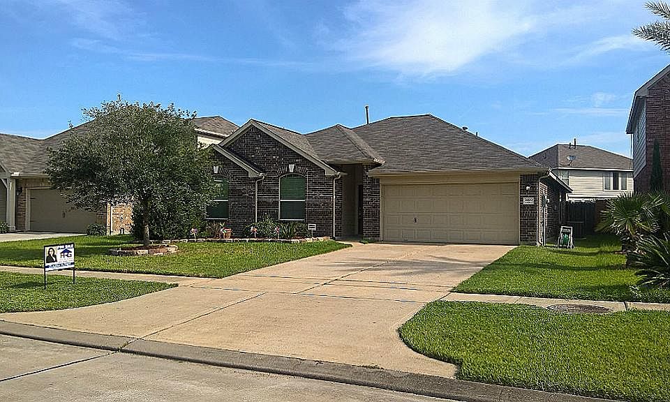 1st image of 20610 Avery Point Dr