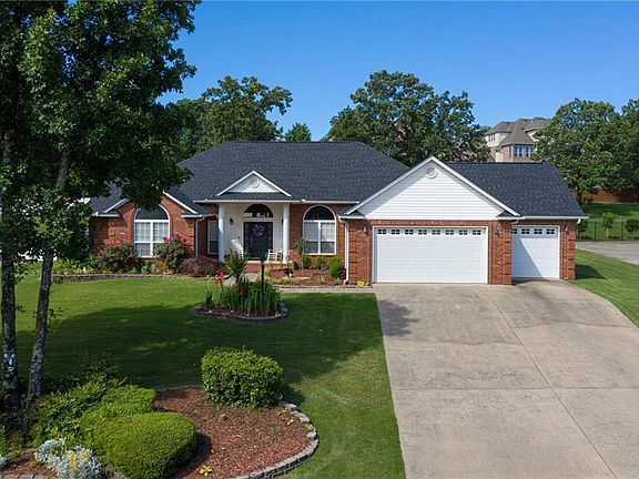 2nd image of 2027 Lee Creek Dr