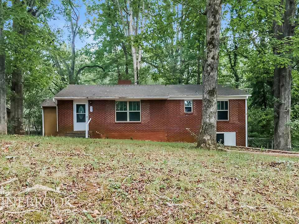 1st image of 319 Amherst Dr
