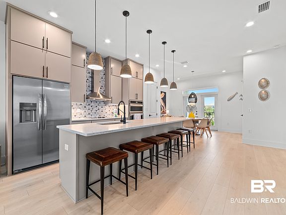 4th image of 3222 Sea Horse Cir