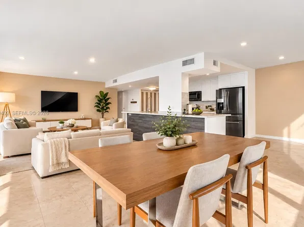 800 Parkview Dr APT 831, Hallandale Beach, FL 33009