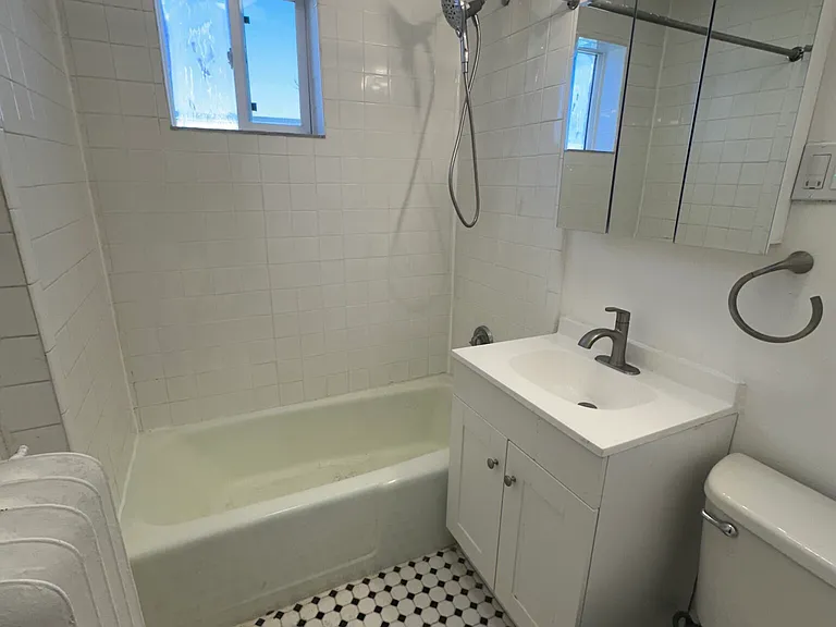 4442 Washington St #3 — Photo 13