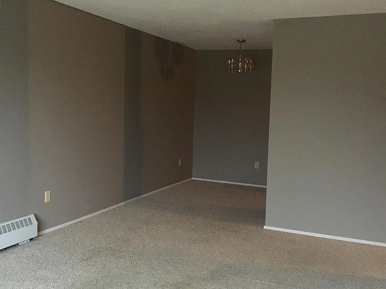 91 Cosgrove Cres #202-RED — Photo 3