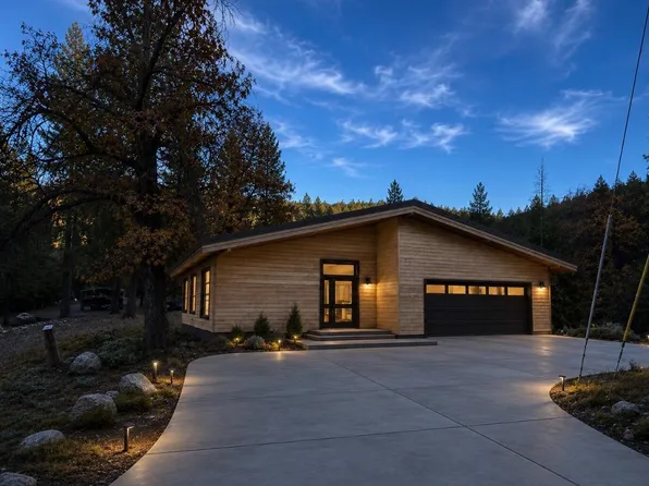 13003 Wells Fargo Dr, Groveland, CA 95321