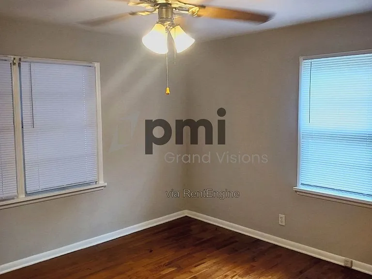 2060 N Water St — Photo 10