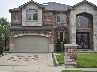 4625 Locust Ave, Glenview, IL 60025