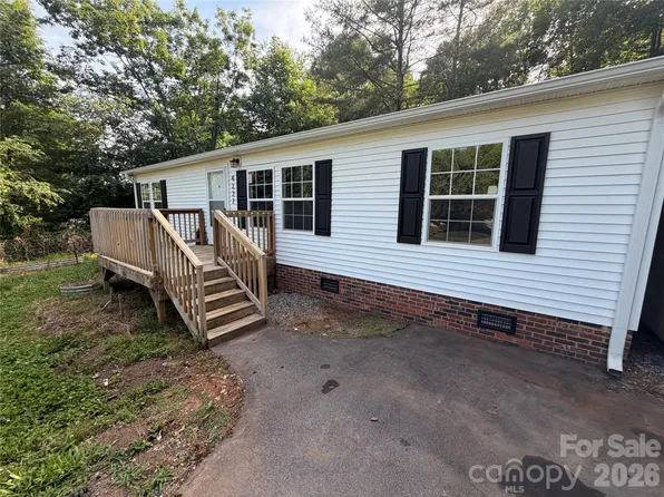 4222 Brookwood Pl, Lenoir, NC 28645