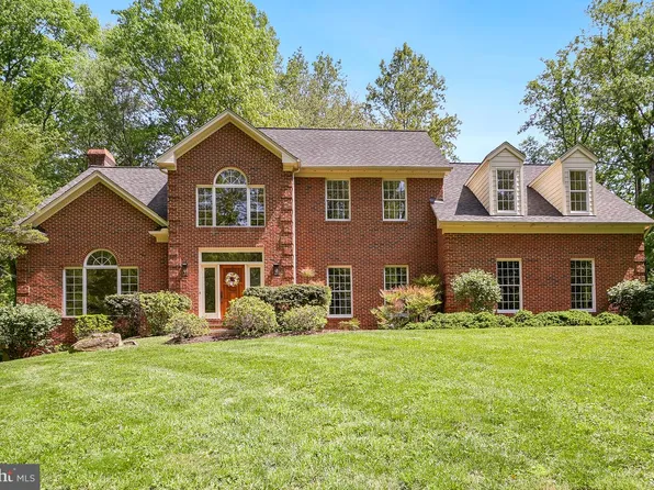 5722 Greenview Ln, Warrenton, VA 20187