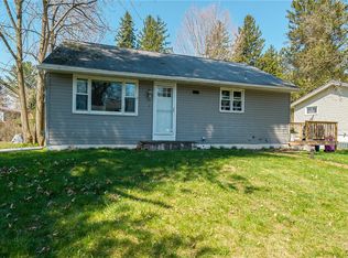 35 Frawley Dr, Baldwinsville, NY 13027