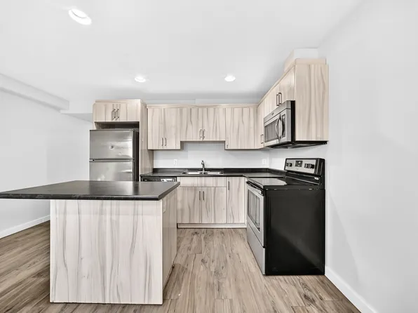 1530 Logan Ave, Winnipeg, MB R3E 1S3
