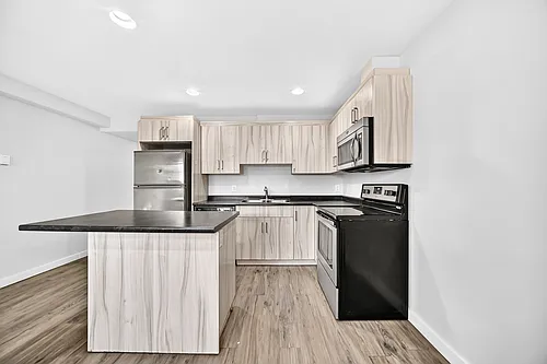 1530 Logan Ave Photo 1