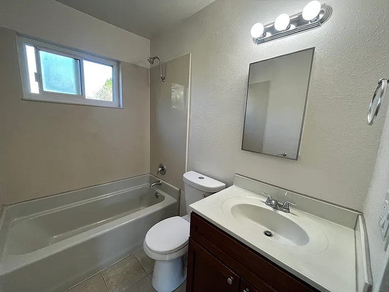 462 Hendley St #5 — Photo 10