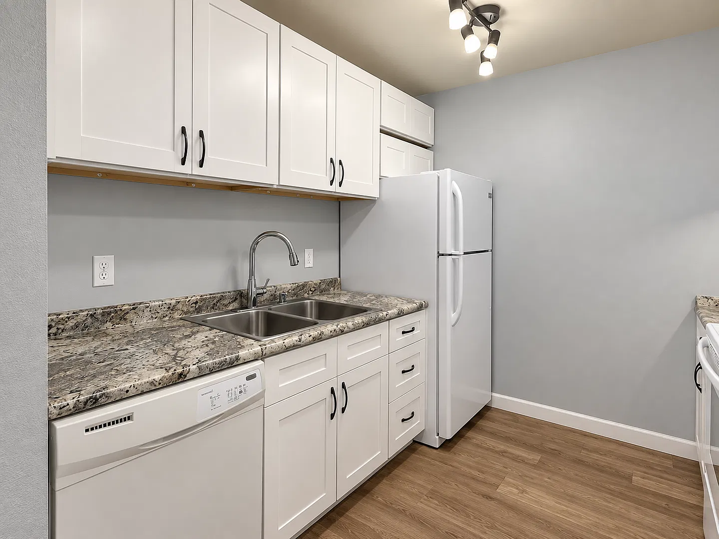 Kingston Apartments — Photo 2