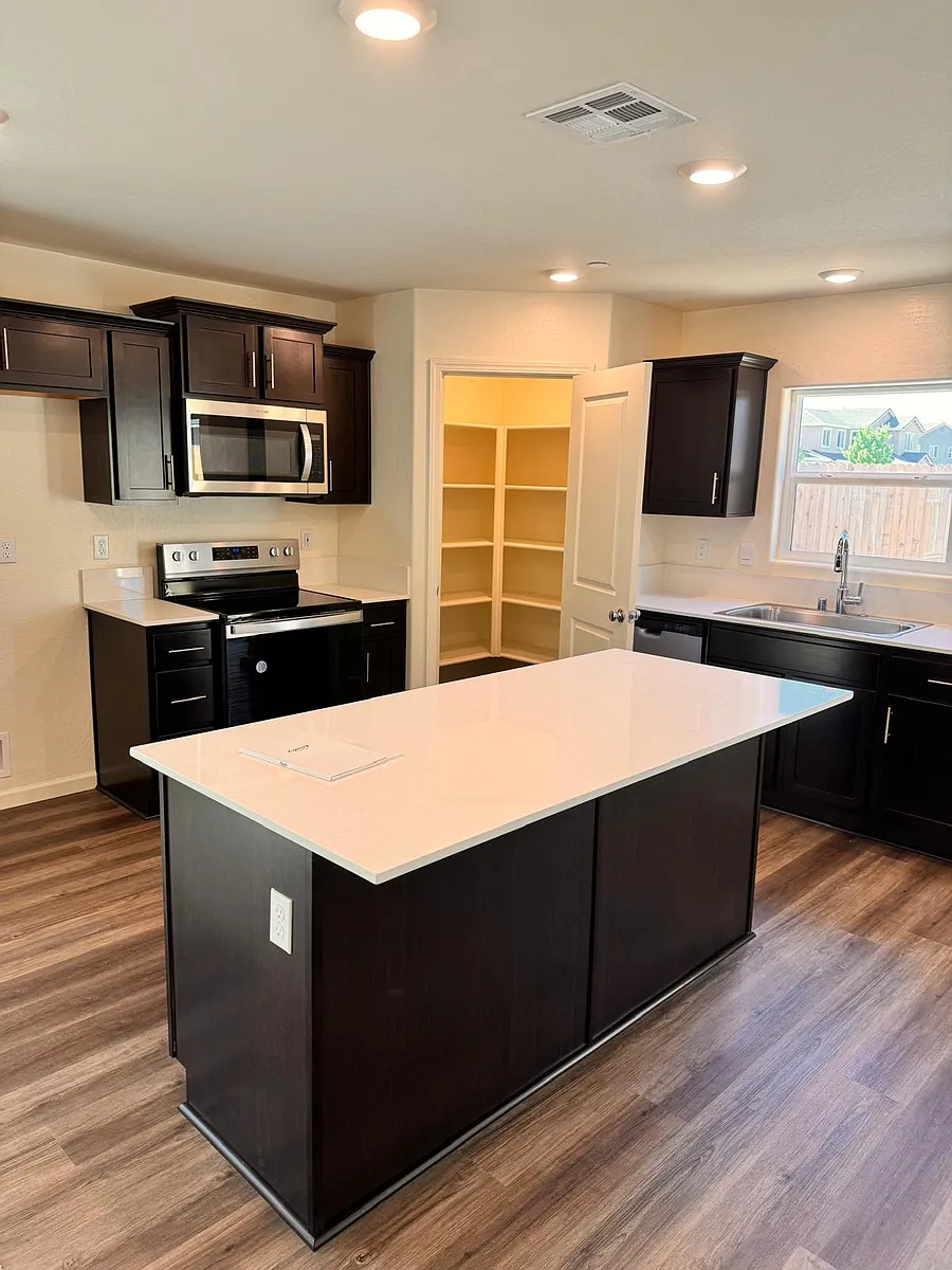 Building Photo - 1364 Eagle Ridge Dr