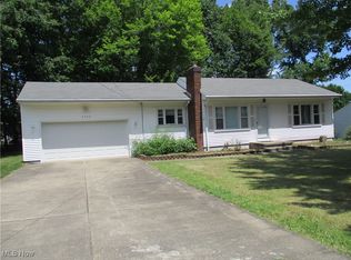 3042 Decamp Rd, Youngstown, OH 44511