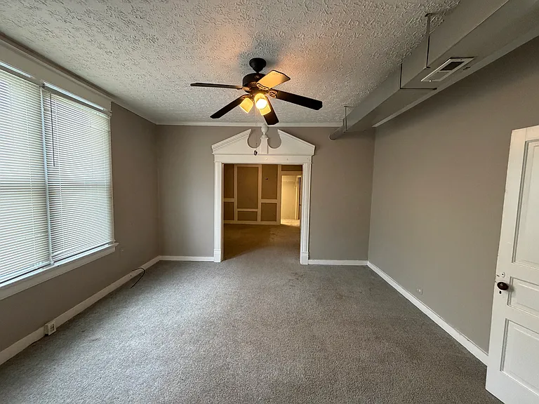 200 E Main St — Photo 4