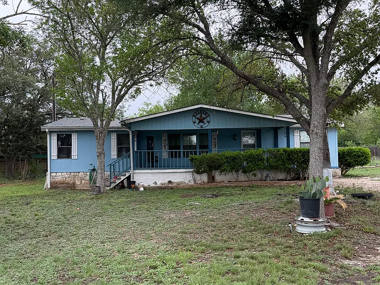 306 County Road 4722 — Photo 2