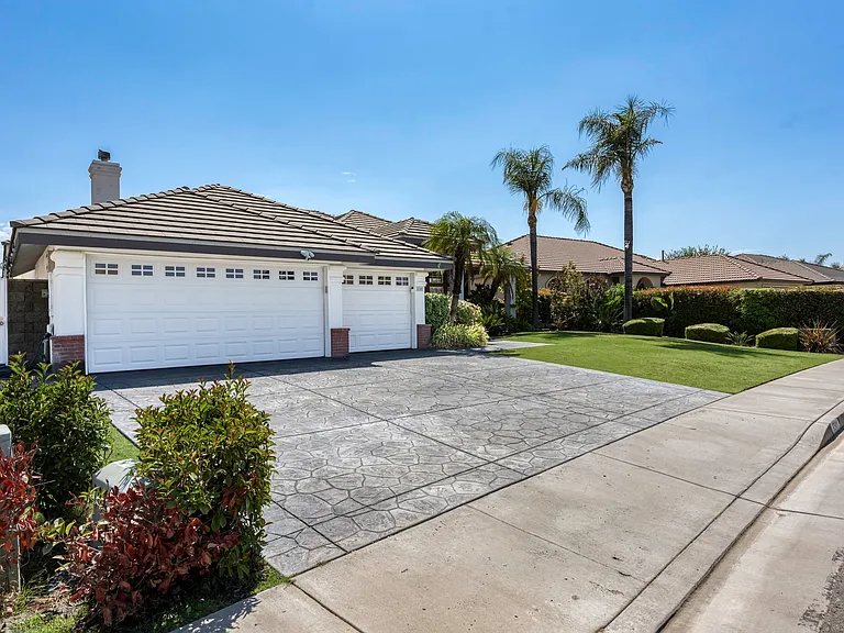 8301 Waterfield Dr — Photo 46