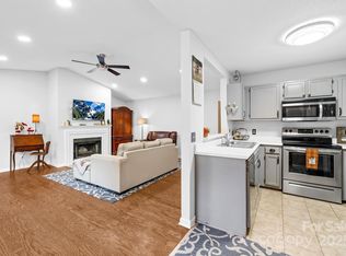 129 Mills Valley Dr, Mooresville, NC 28117