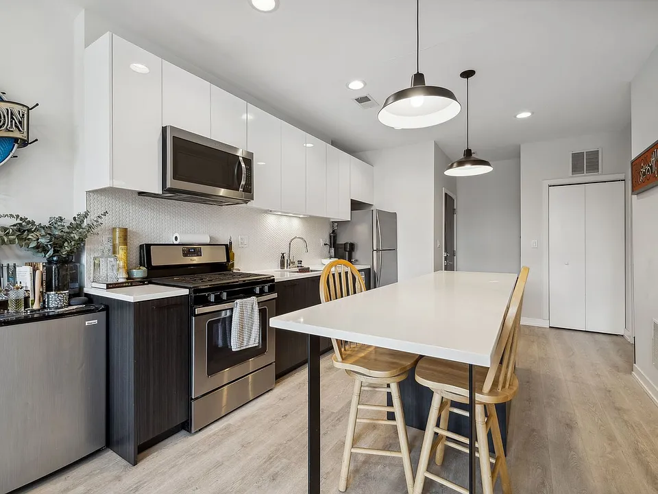 713 N Milwaukee