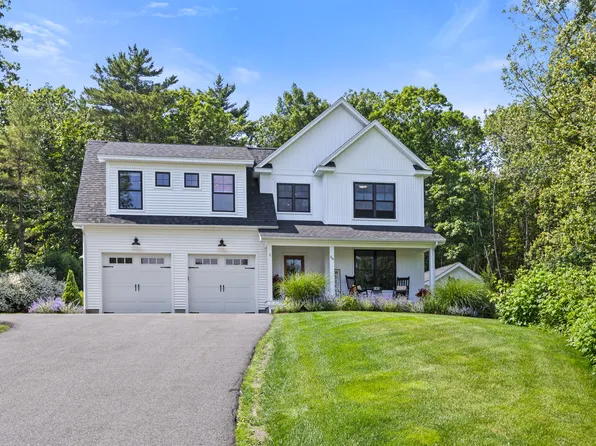 56 Ledgewood Drive, Falmouth, ME 04105