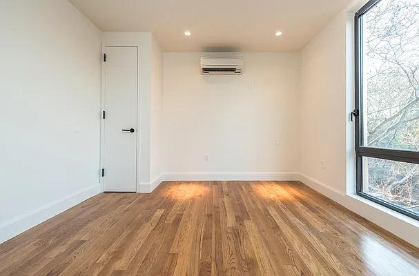 Rented by Nooklyn NYC LLC | media 96