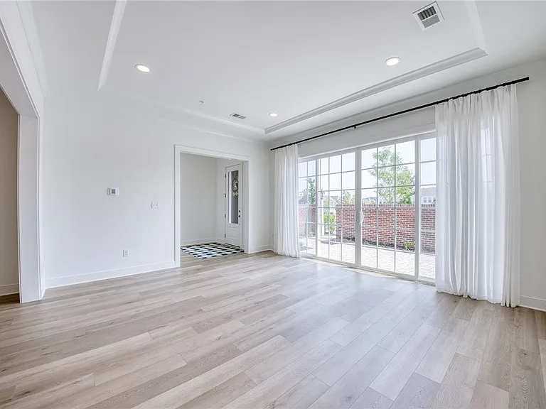 304 Highbridge Ln — Photo 9