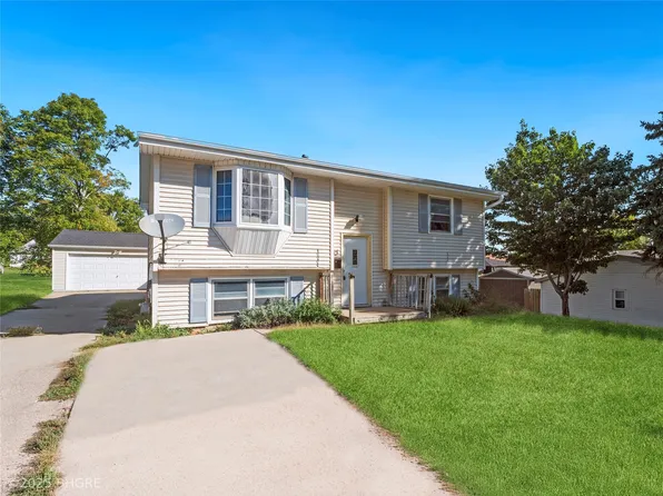 415 W Summit St, Winterset, IA 50273