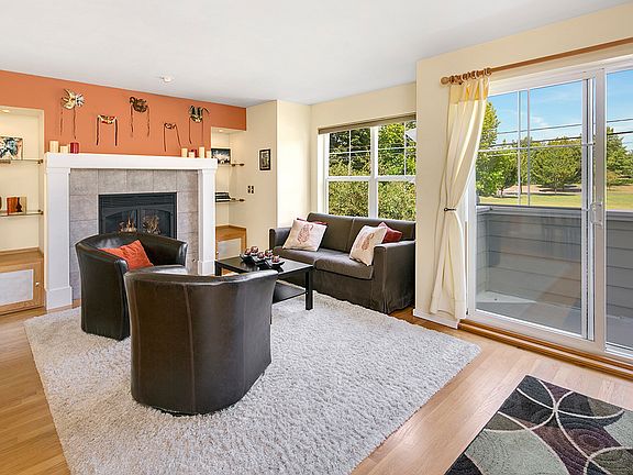 Light, Bright Family Room...