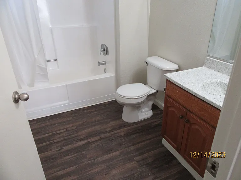 920 E Mission Ave #960 — Photo 10