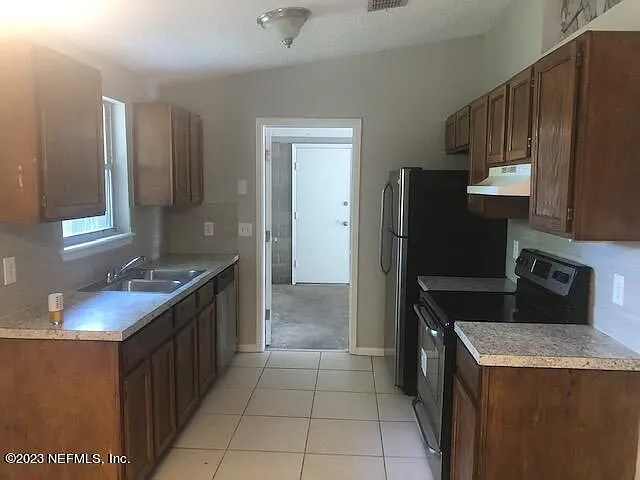 4711 Cinnamon Fern Dr — Photo 2