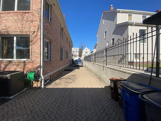 Rented by E Realty International Corp | media 41