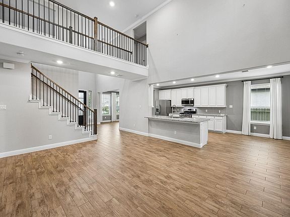 4th image of 15227 Deseo Dr