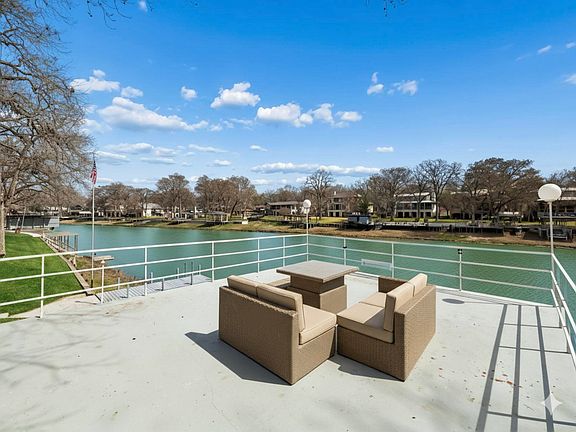 2nd image of 2319 Terminal Loop Drive