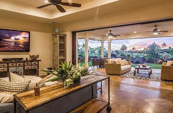 2nd image of 2611 Uluwehi St