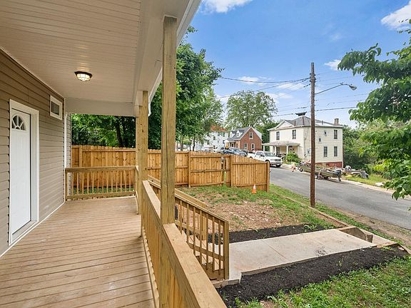 5th image of 1805 Floyd St