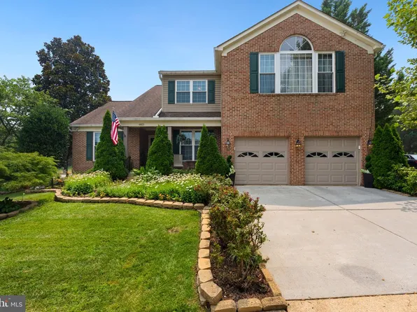 6021 Woodlake Ln, Alexandria, VA 22315