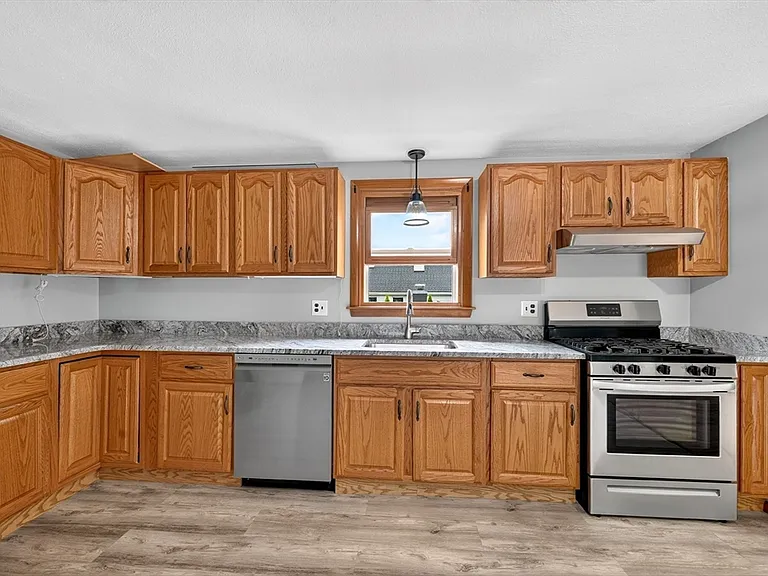 27-29 Normandy Ave #2 — Photo 1
