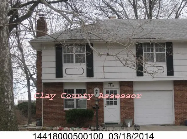 3707 NE 67th St, Kansas City, MO 64119